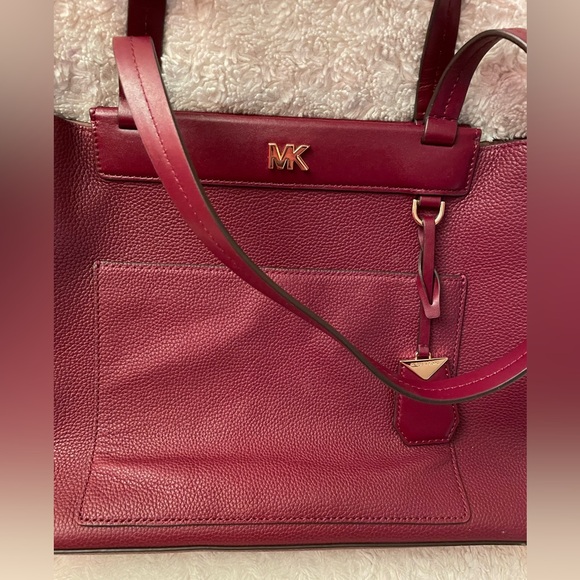 MICHAEL Michael Kors Meredith East West Bonded Leather Tote Bag in Oxblood red - Picture 6 of 16